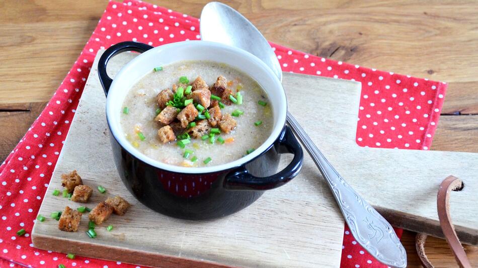 Griesssuppe mit Croûtons