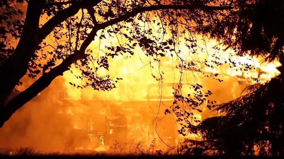 Brand im Märchenwald Ittertal - Feuerwehr mit Grosseinsatz