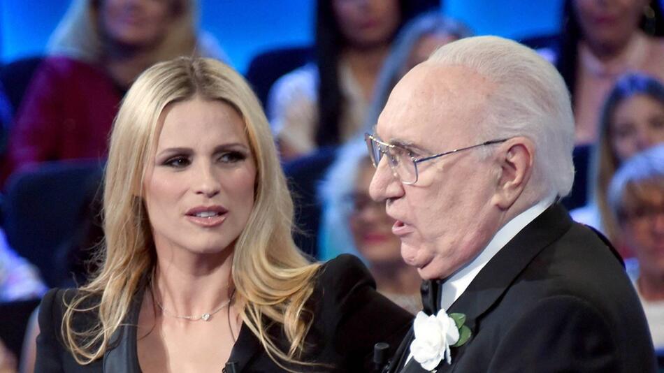Michelle Hunziker und Pippo Baudo während der Sondersendung zu seinem 60. Karrierejubiläum