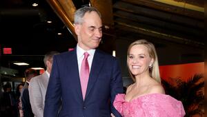 Reese Witherspoon und Oliver Haarmann erschienen in aufeinander abgestimmten Outfits zur Premiere.