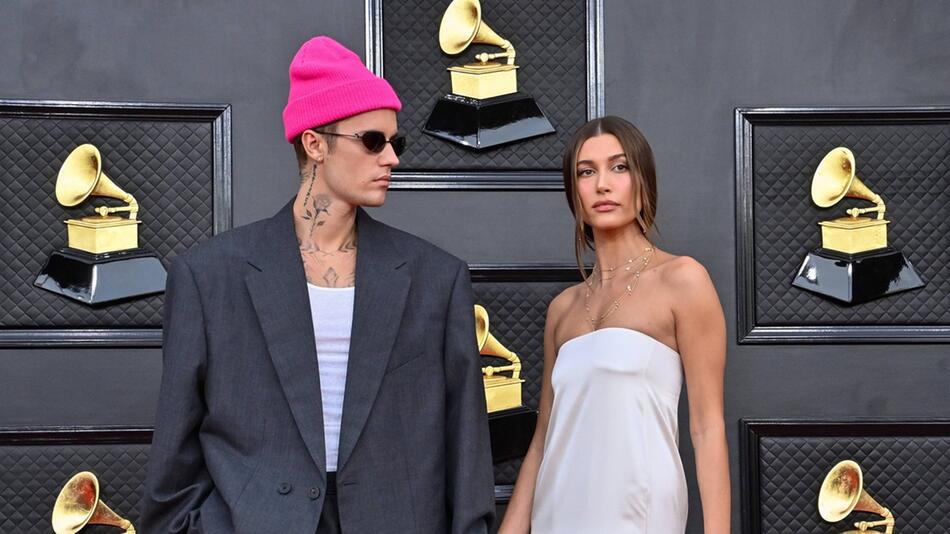 Justin und Hailey Bieber bei den Grammy Awards.