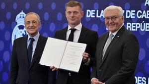 Real Madrids Präsident Florentino Pérez (li.) und Frank-Walter Steinmeier (re.) hielten Reden ...