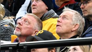 Boris Becker (l.) und Johannes B. Kerner verfolgten in Mailand das Olympia-Match der deutschen ...