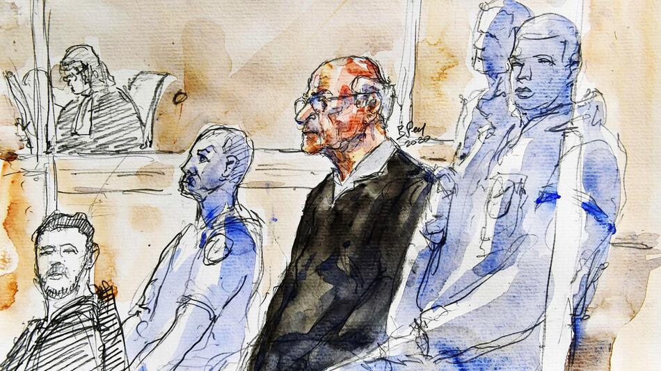 Hundertfacher Missbrauch: Angeklagter Arzt