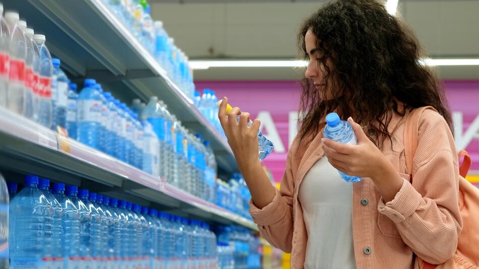 Ablaufdatum auf Wasserflaschen – was steckt dahinter