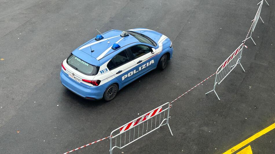 ILLUSTRATION - Autos der italienischen Polizei