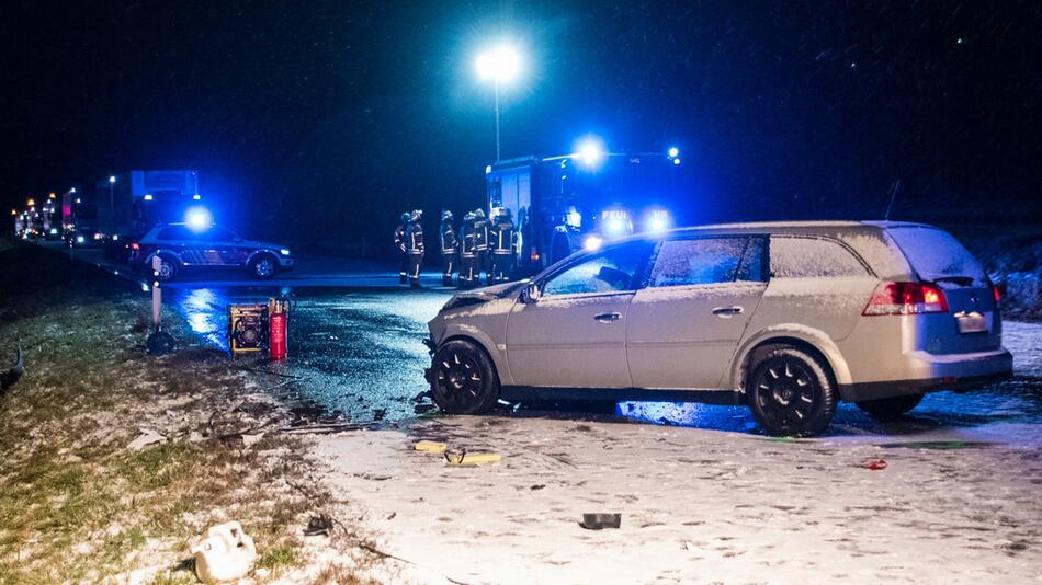 Tote nach Unfall bei Glätte in Baden-Württemberg