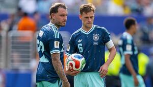 Kapitän Joshua Kimmich (r.) soll die Deutsche Fussballnationalmannschaft ins Achtelfinale führen.