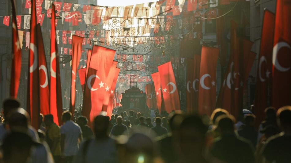 Die Einkaufsstrasse Istiklal in Istanbul