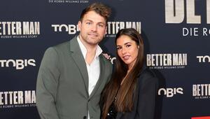 Sarah Engels mit Ehemann Julian bei einer Filmpremiere im Dezember 2024 in Köln.