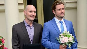 Ricky Marquart (Oliver Petszokat, l.) und Philip (Jörn Schlönvoigt) in der Comeback-Folge vom ...
