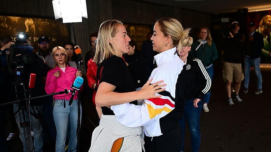Frauenfussball-EM - Abreise Deutschland