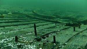 Aufnahme der hölzernen Planken der "Svælget 2" auf dem Meeresgrund