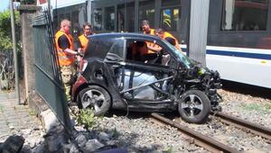 Heidelberg: Strassenbahn erfasst Auto auf Bahnübergang - Frau verletzt