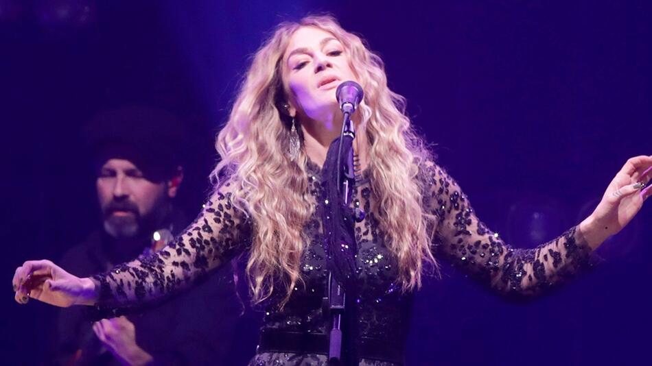 Fleetwood-Mac-Ikone Stevie Nicks muss Konzerte verschieben.