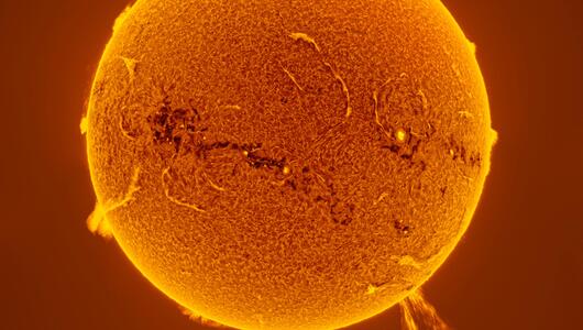 500,000-km Solar Prominence Eruption 
