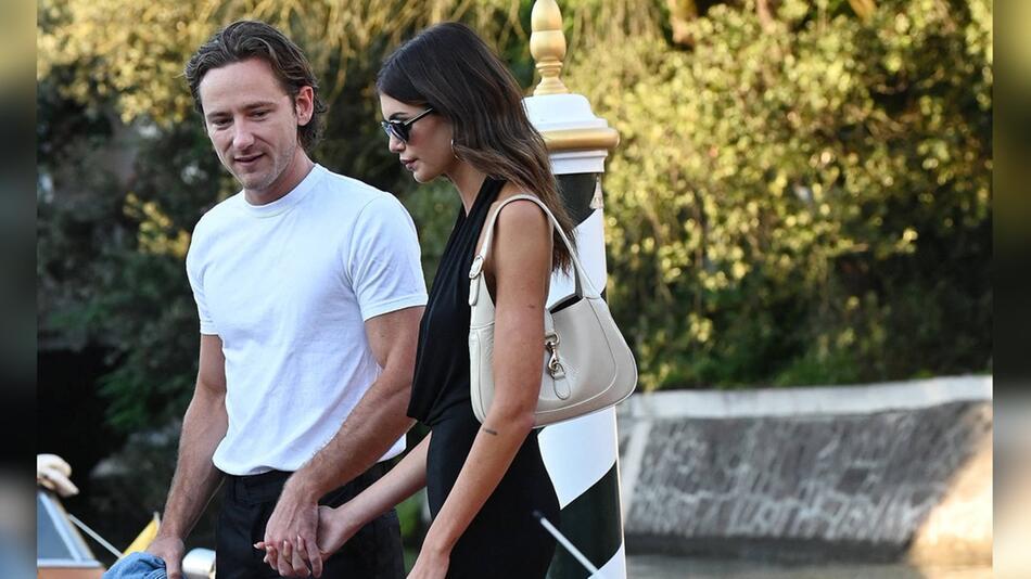 Lewis Pullman und Kaia Gerber verbringen gemeinsam Zeit in der italienischen Lagunenstadt.