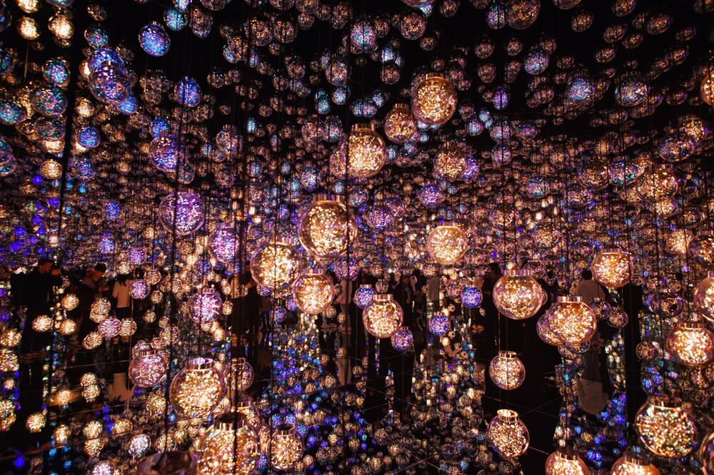 Installation "Bubble Universe"