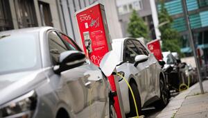 Ladesäule für E-Autos in der Innenstadt von Berlin