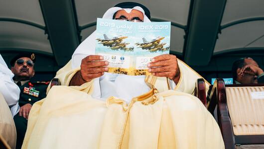 Eine Broschüre zur IDEX 2019 in Abu Dhabi