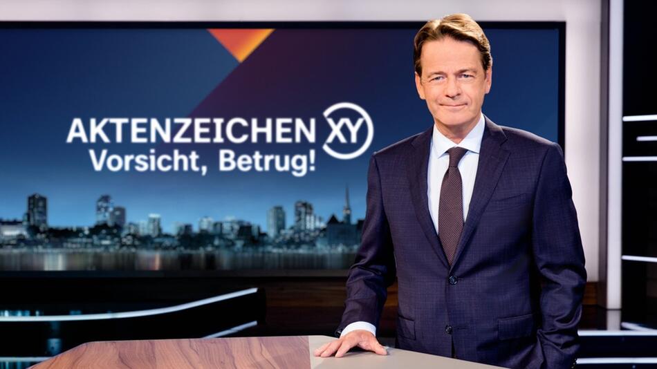 Rudi Cerne moderiert "Aktenzeichen XY... Vorsicht, Betrug!".