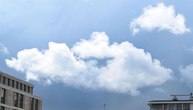 Sonne und Wolken über Stuttgart