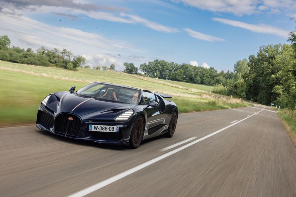 Fahransicht des Bugatti Mistral
