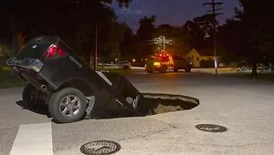 Strasse bricht ein: Riesiges Senkloch verschluckt Pick-up in Texas
