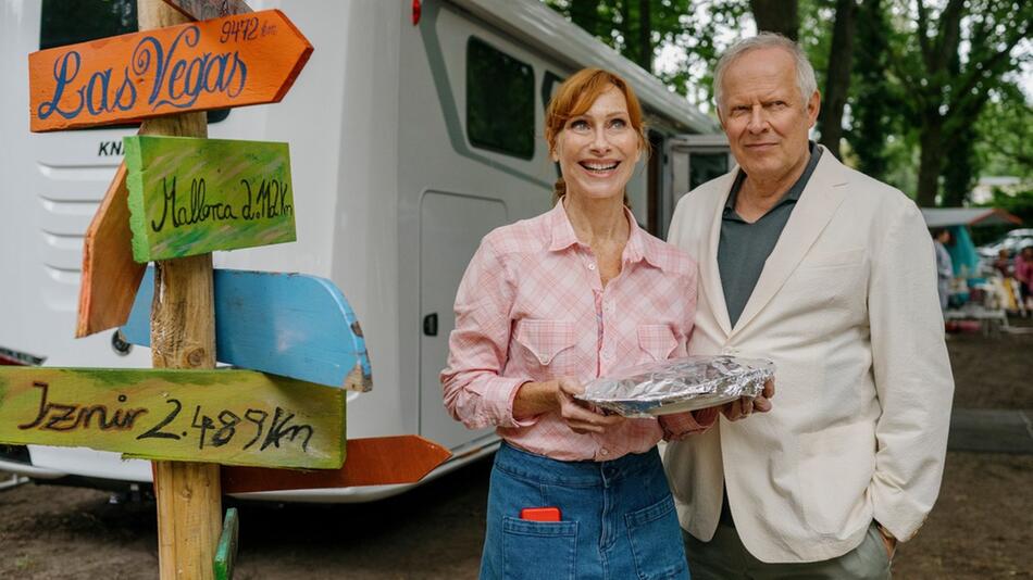 "Familie Bundschuh: Wir machen Camping" mit Gundula (Andrea Sawatzki) und Gerald Bundschuh (Axel ...