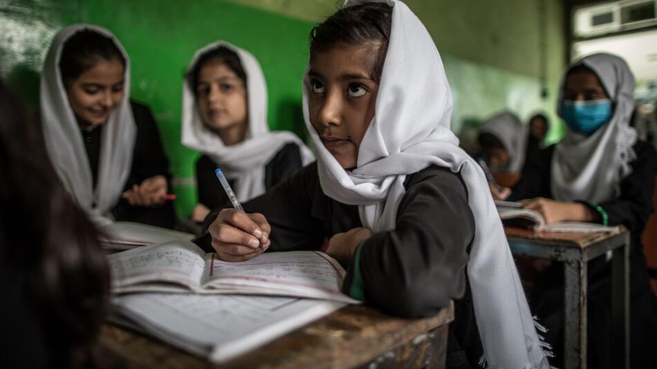 Konflikt in Afghanistan - Schulbesuch für Mädchen