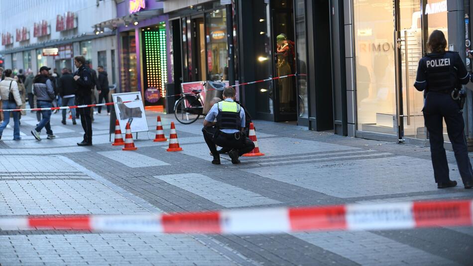 Mann in Kölner Innenstadt durch Messer verletzt