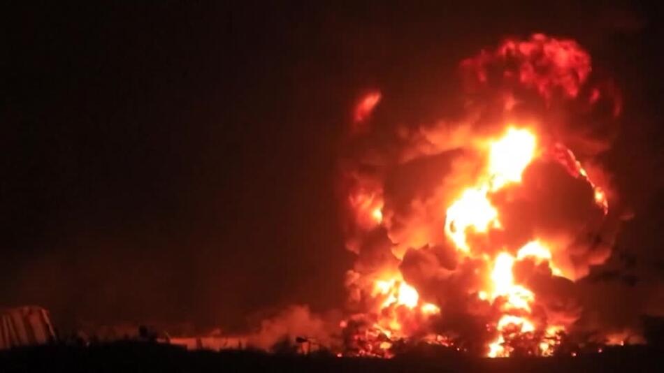 Israel meldet mehrere Luftangriffe auf den Hafen Hodeidah im Jemen