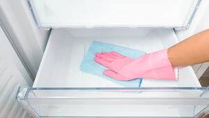 Eis im Gefrierschrank: Dieses Hausmittel beugt vor