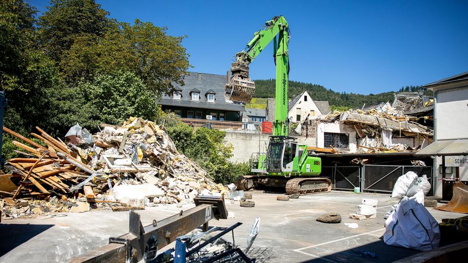 Nach Hoteleinsturz in Kröv - Abrissarbeiten