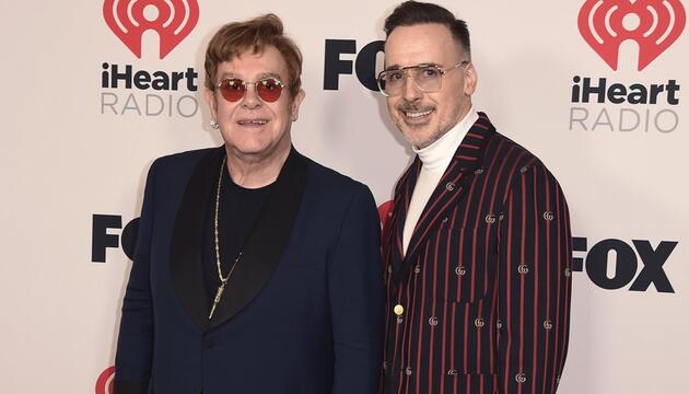 Elton John und David Furnish bei einem Event 2021.