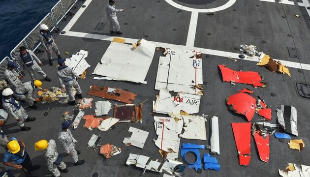 Flugzeug ins Arabische Meer gestürzt