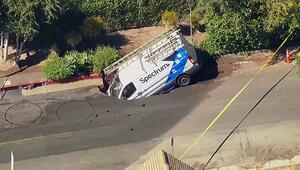 Boden tut sich auf: Senkloch verschlingt Transporter in Hollywood