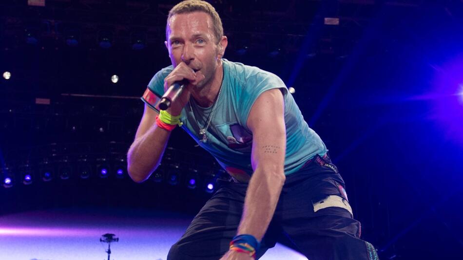 Chris Martin von Coldplay beim Glastonbury Festival im Juni.