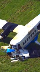 Kurz nach dem Start: Flugzeug mit Fallschirmspringern stürzt ab – alle überleben