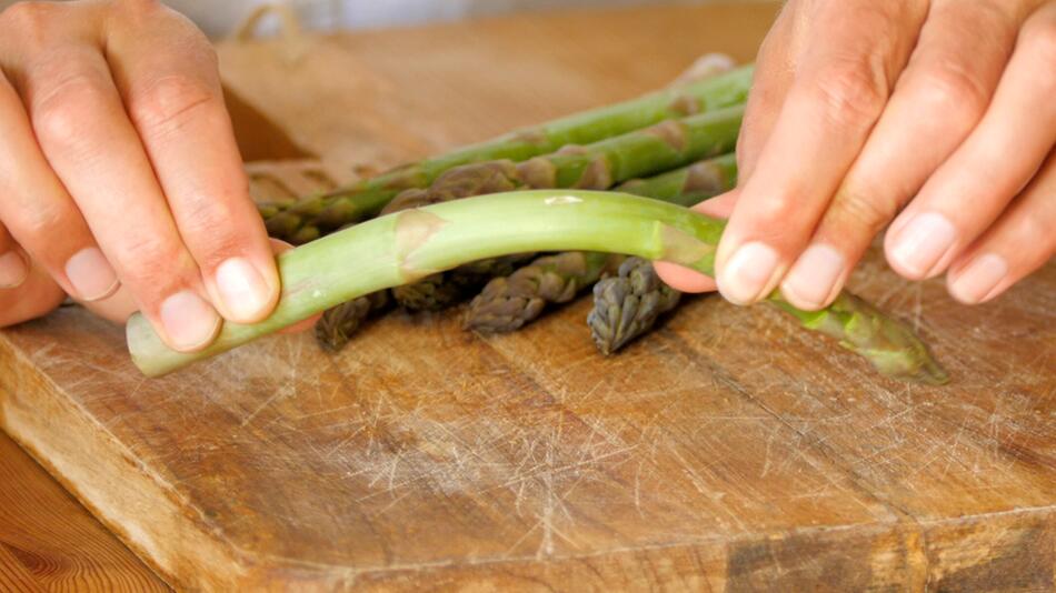 NICHT NEHMEN! Einfach brechen? Grüner Spargel Lifehack, was ist dran...