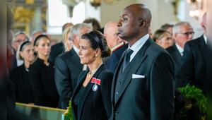 Durek Verrett und Prinzessin Märtha Louise bei der Trauerfeier für König Harald in Oslo.