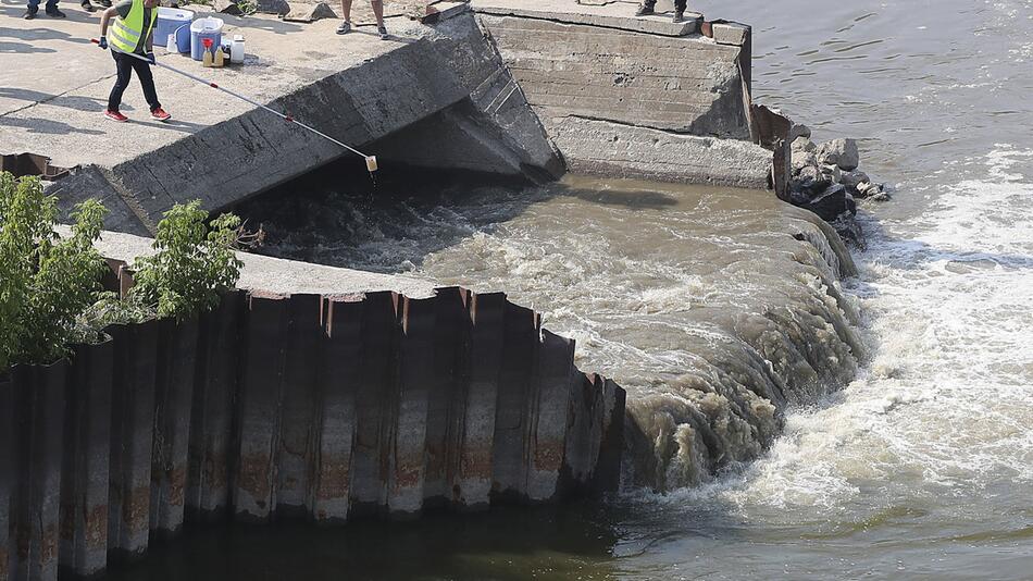 Warschauer Kanalisation - Abwasser fliesst in die Weichsel