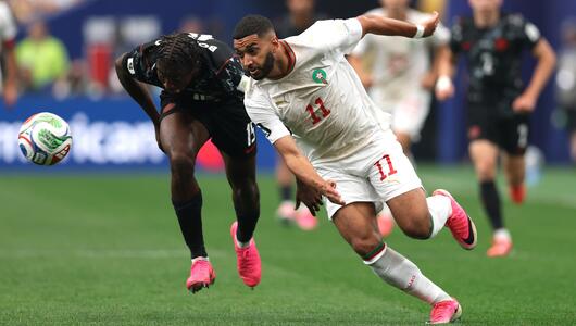 Ismael Saibari muss verletzt vom Platz.