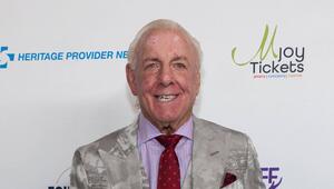Ric Flair versichert seinen Fans, dass er sich auf dem Weg der Besserung befindet.