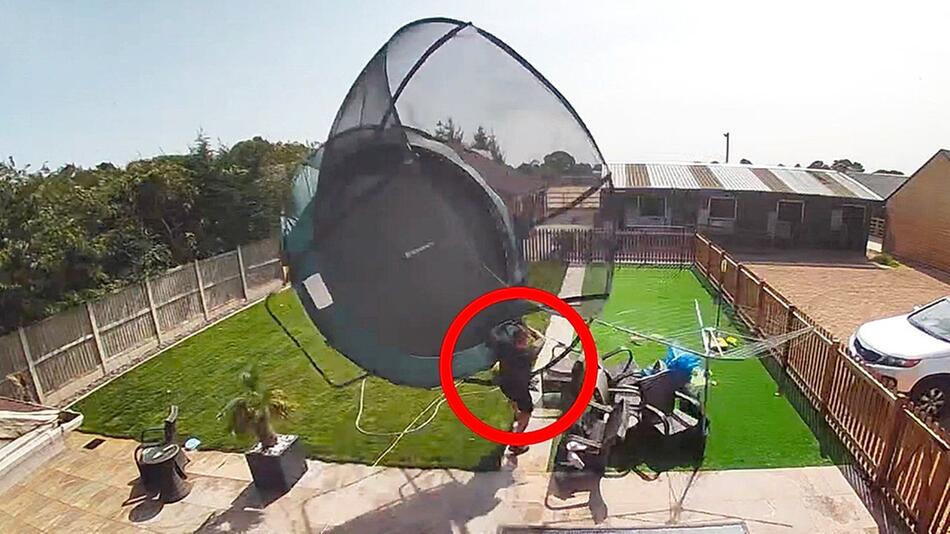 Plötzliche Böe: Trampolin hebt ab und reisst Hausbewohner mit