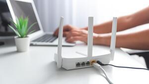 Router auf einem Schreibtisch