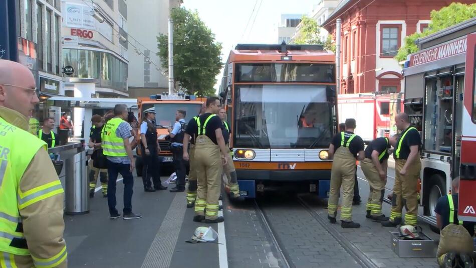 Unfall in Mannheim: Mann von Strassenbahn erfasst