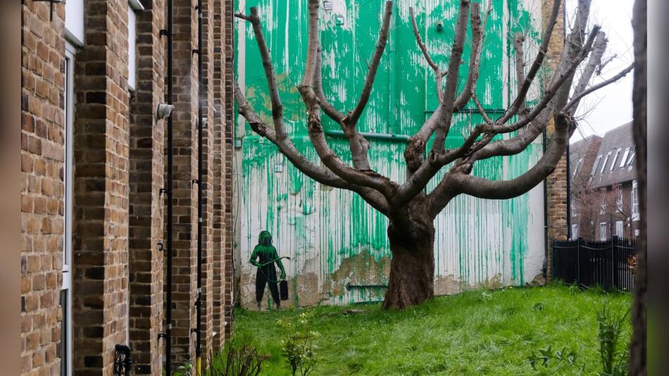 Banksy liess in London einen kahlen Baum ergrünen.