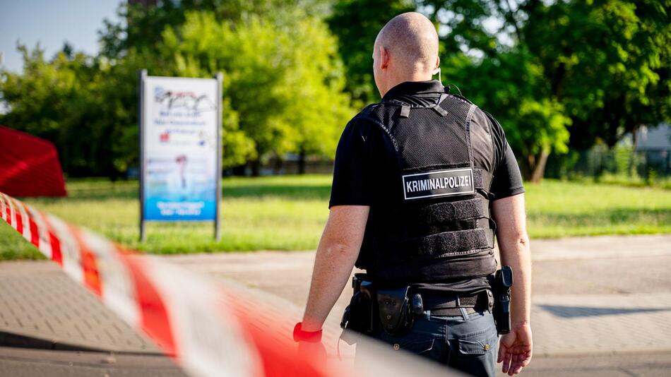 Mann in Erfurt erschossen - Grosseinsatz der Polizei läuft