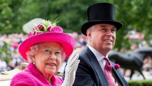 Queen Elizabeth II. und der damalige Prinz Andrew im Jahr 2017.